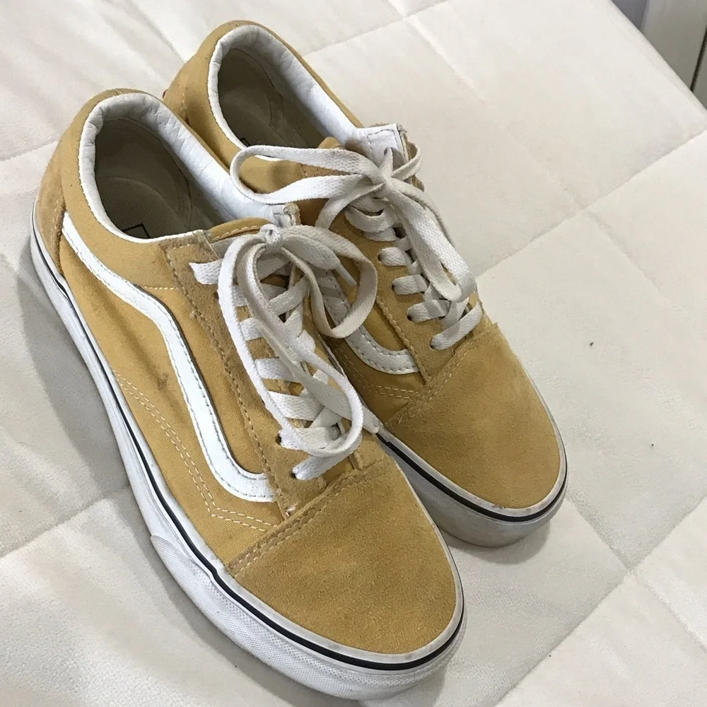 Vans Men's Mustard Suede Sneakers size 6